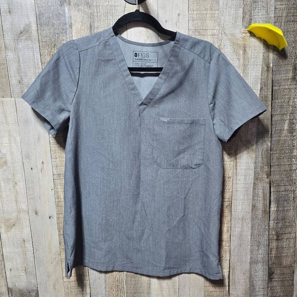 FIGS Catarina One Pocket scrub top heather grey scrub Veterinarian Doctor Hospit